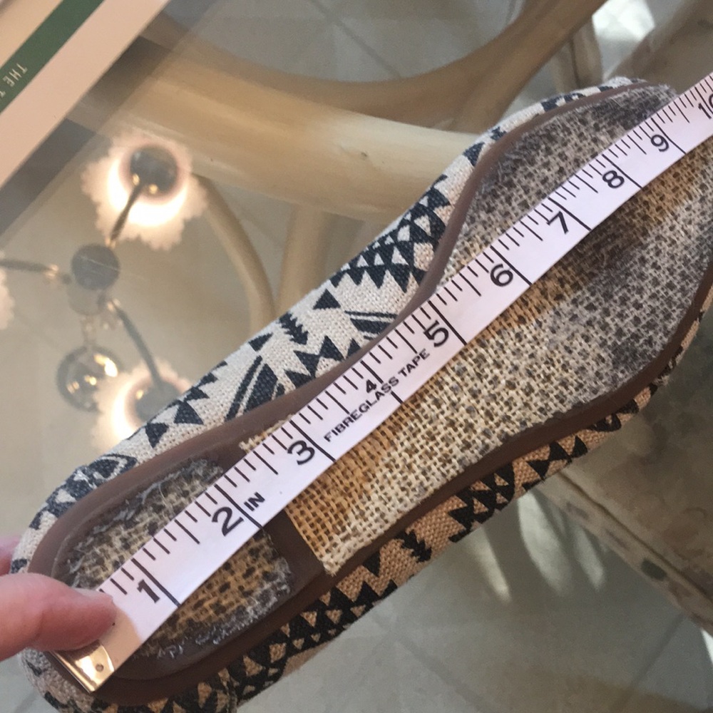 TOMS Tribal/Aztec Patterned Flats - Picture 8 of 9